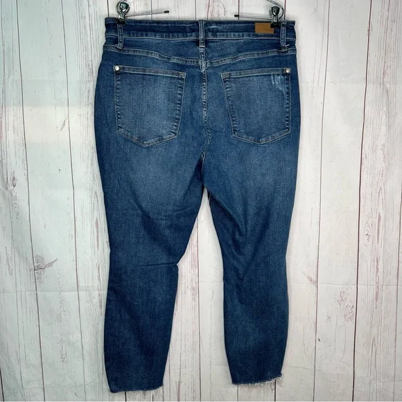 Judy Blue Relaxed Fit Distressed Size 18 Plus Size Denim Jeans 18W Stretch Crop - Picture 2 of 11